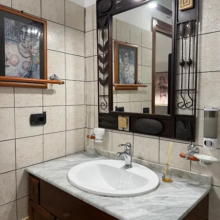 L'angolo Di Plutia 4*